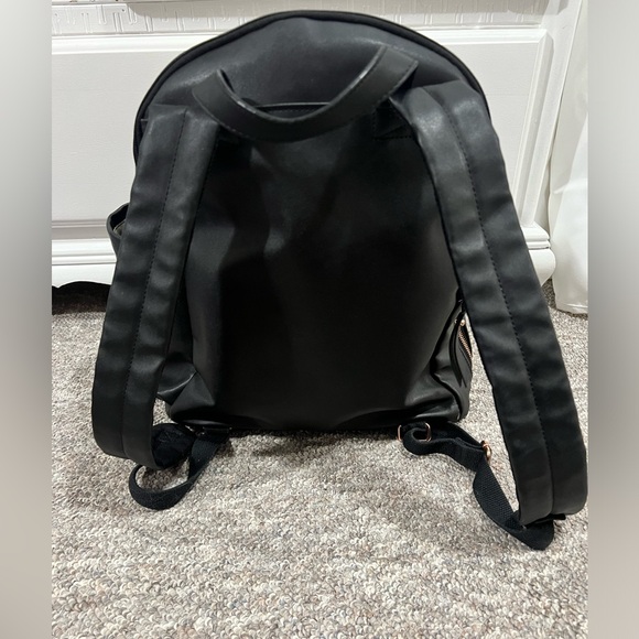 Skip Hop Greenwich Simply Chic Diaper Bag (Backpack) - Picture 5 of 10